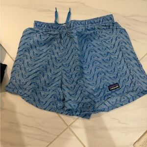 Patagonia Women's baggies Blue Patterned Shorts 5 inch